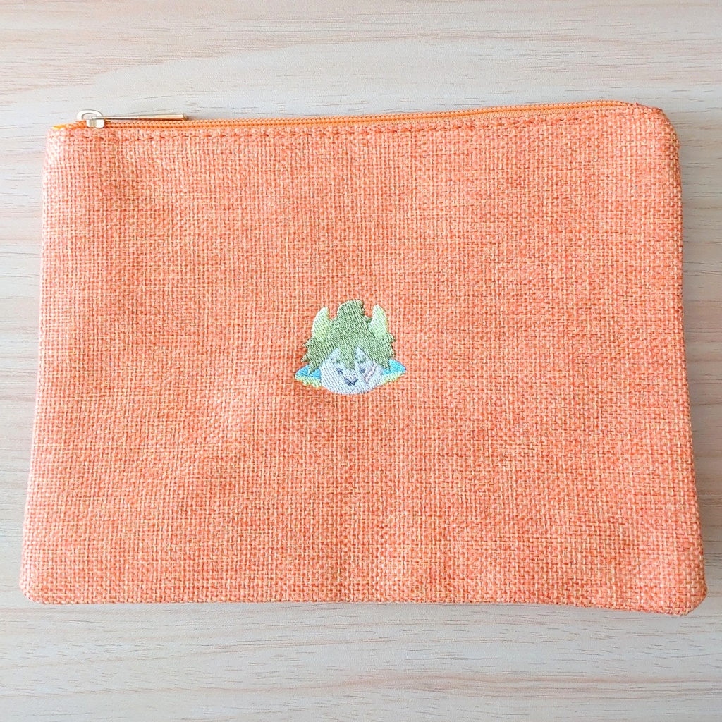 仔雷狼ちゃんの刺繍ポーチ