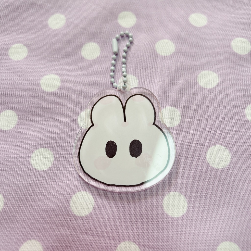 きゅ〜うさアクキー