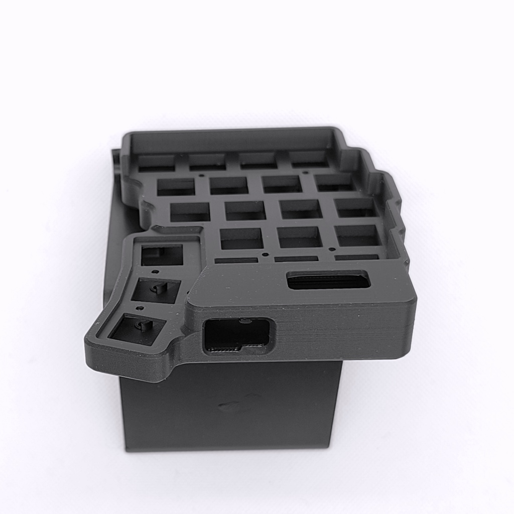 Keyball39 ケース (ケースマウント型)