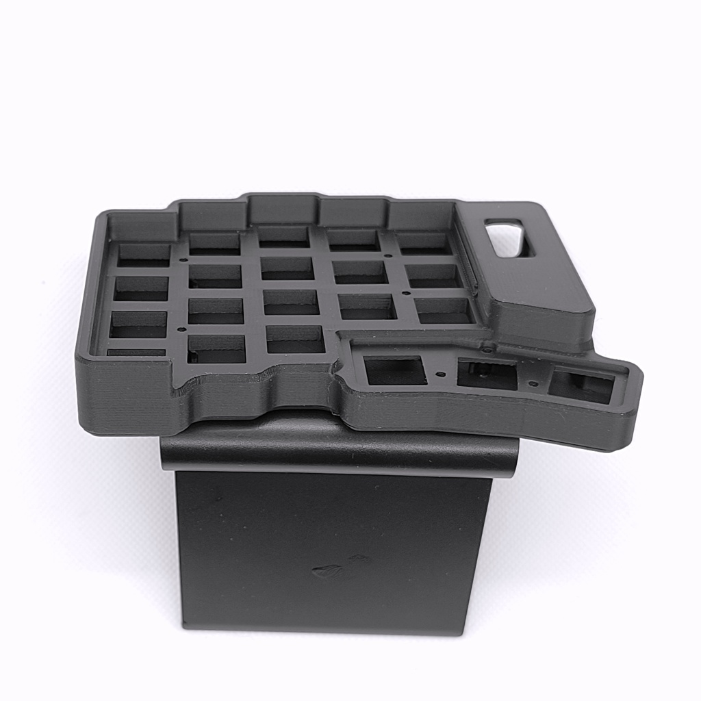 Keyball39 ケース (ケースマウント型)