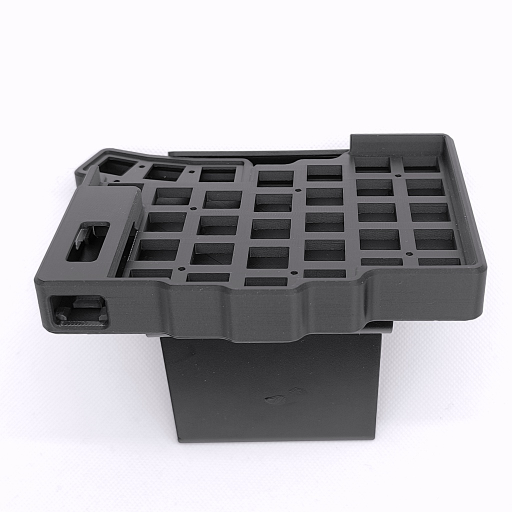 Keyball61 ケース (ケースマウント型)