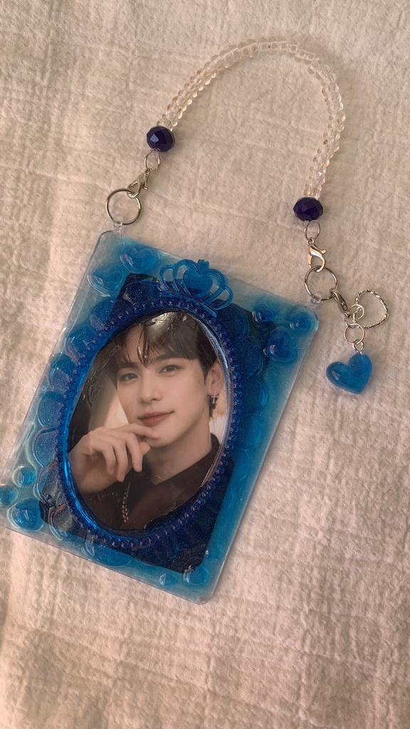 B8 トレカキーホルダー　青　