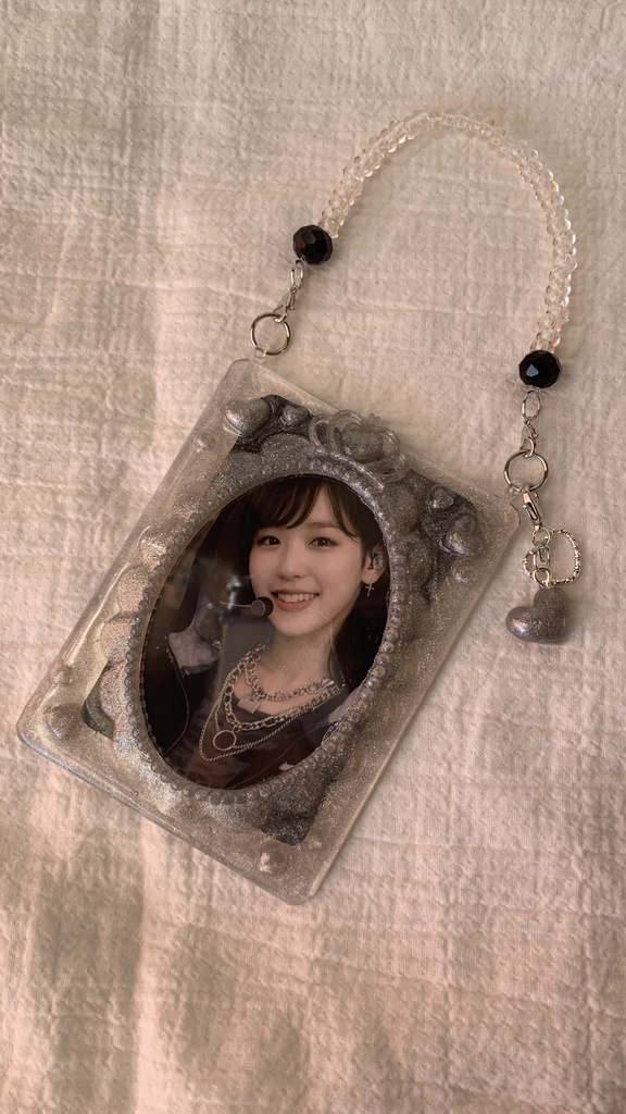 B8 トレカキーホルダー　黒