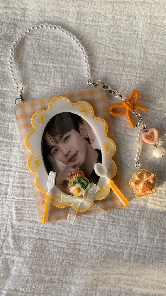 B8 トレカキーホルダー　オレンジ　