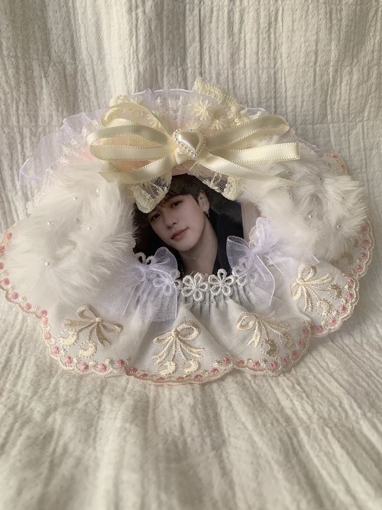 B8 トレカキーホルダー　レースデコ　タレ耳