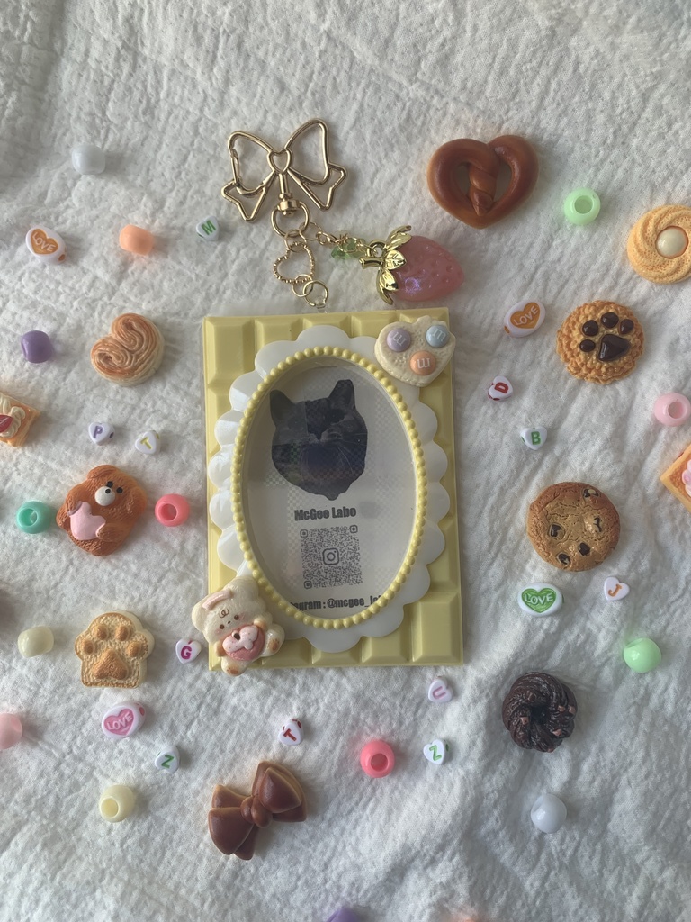 B8 トレカキーホルダー チャーム付