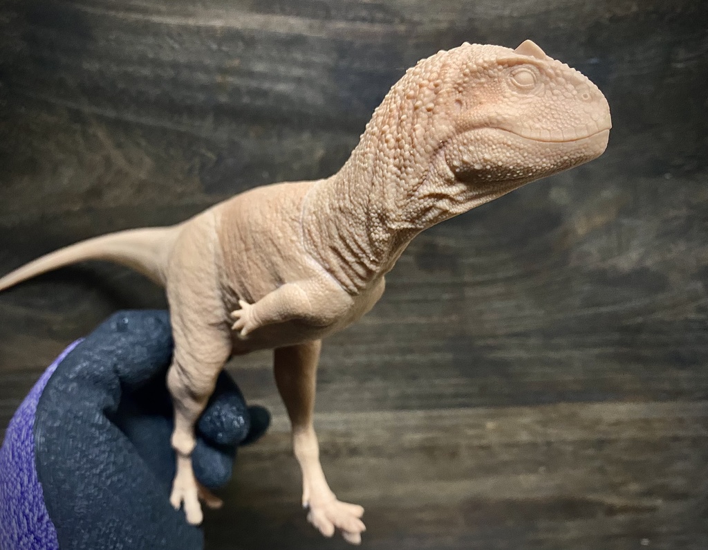 幼体カルノタウルス ガレージキット 未塗装フィギュア