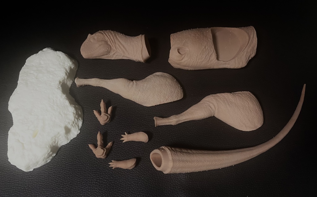 幼体カルノタウルス ガレージキット 未塗装フィギュア