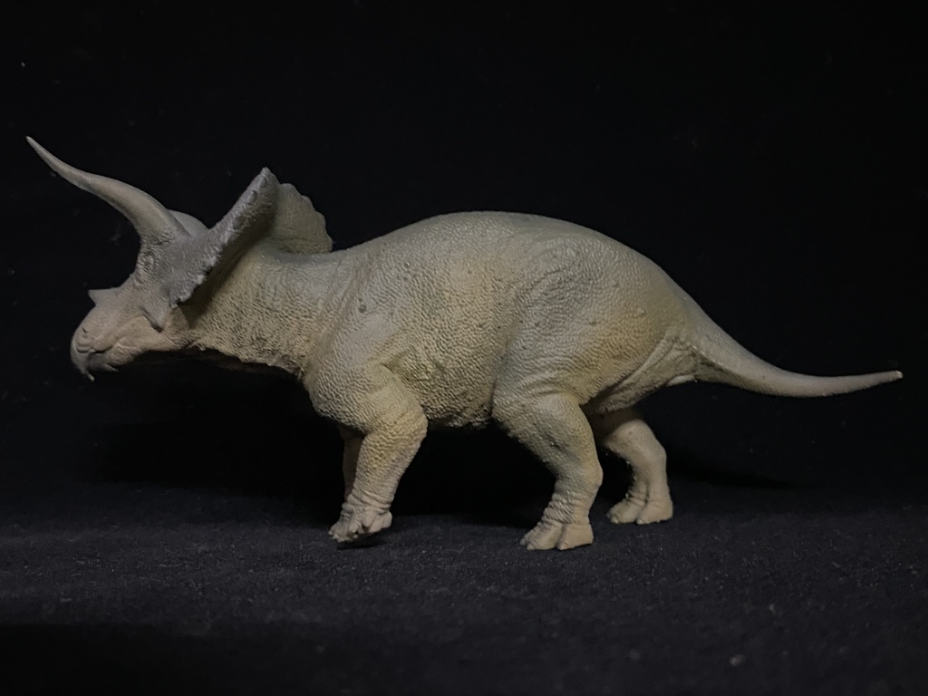 トリケラトプス ガレージキット 塗装済みフィギュア A