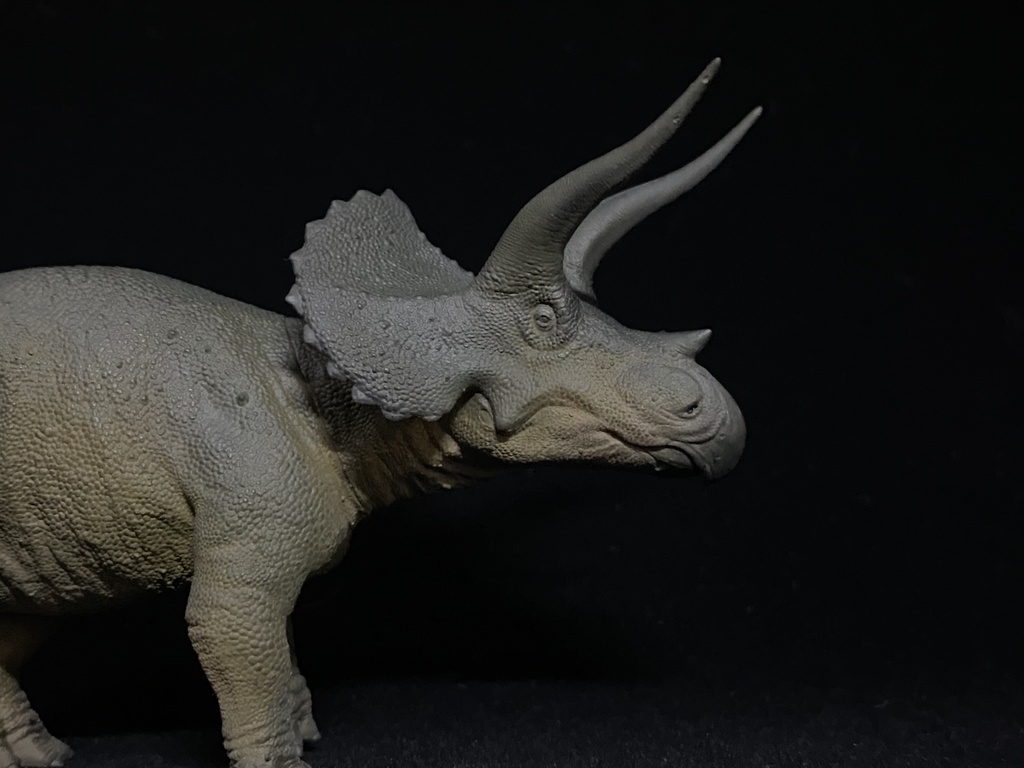 トリケラトプス ガレージキット 塗装済みフィギュア A