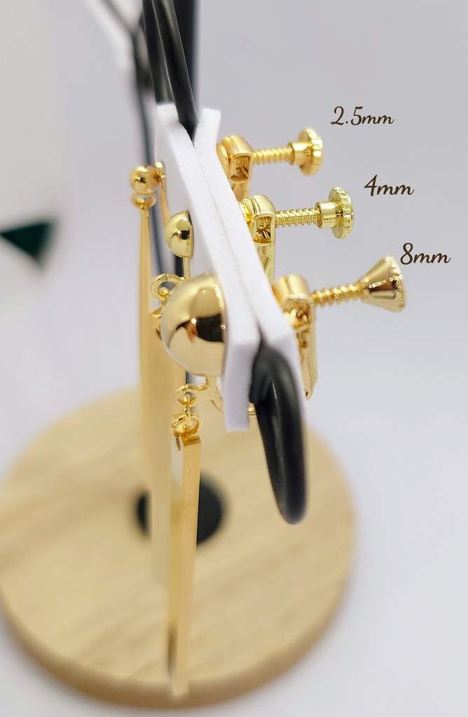 【赤き麗人の耳飾り】イヤリング〘鉄アレ対応⭕〙球体4mm