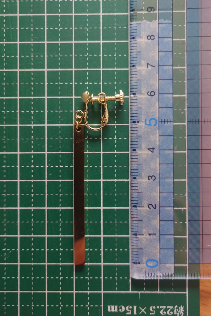 【赤き麗人の耳飾り】イヤリング〘鉄アレ対応⭕〙球体4mm