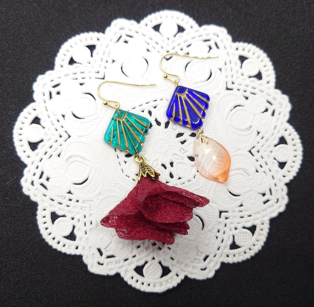 【お前の花💚オシリス様来たぁぁぁ!!❤️】【赤い砂漠💙ホル君羽根ドームかわぇぇぇ!!❤️】ピアス&イヤリング《鉄アレ⭕》