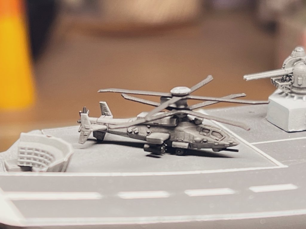 1/700 RAH-3 偵察戦闘ヘリコプター