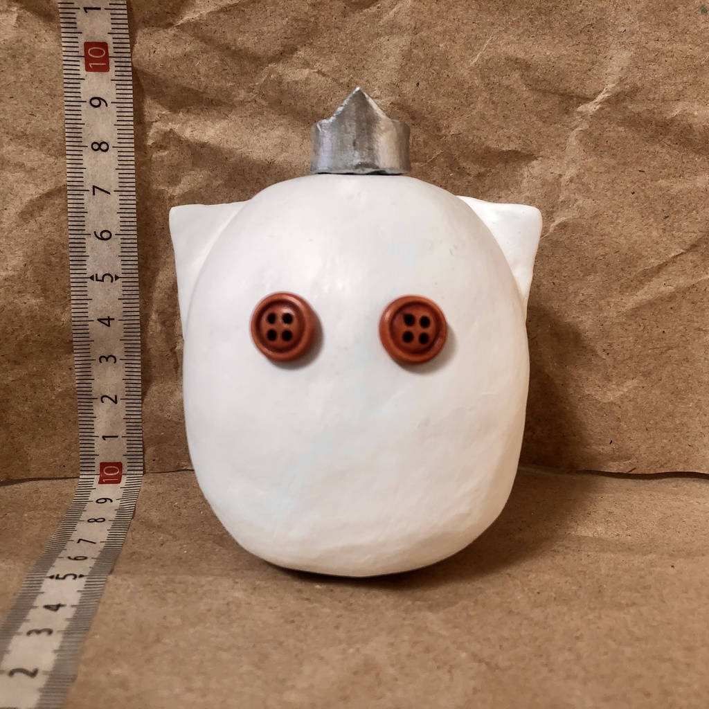 【Moi-Moi 王冠(シルバー)】本棚の隣人妖精・起き上がりこぼし