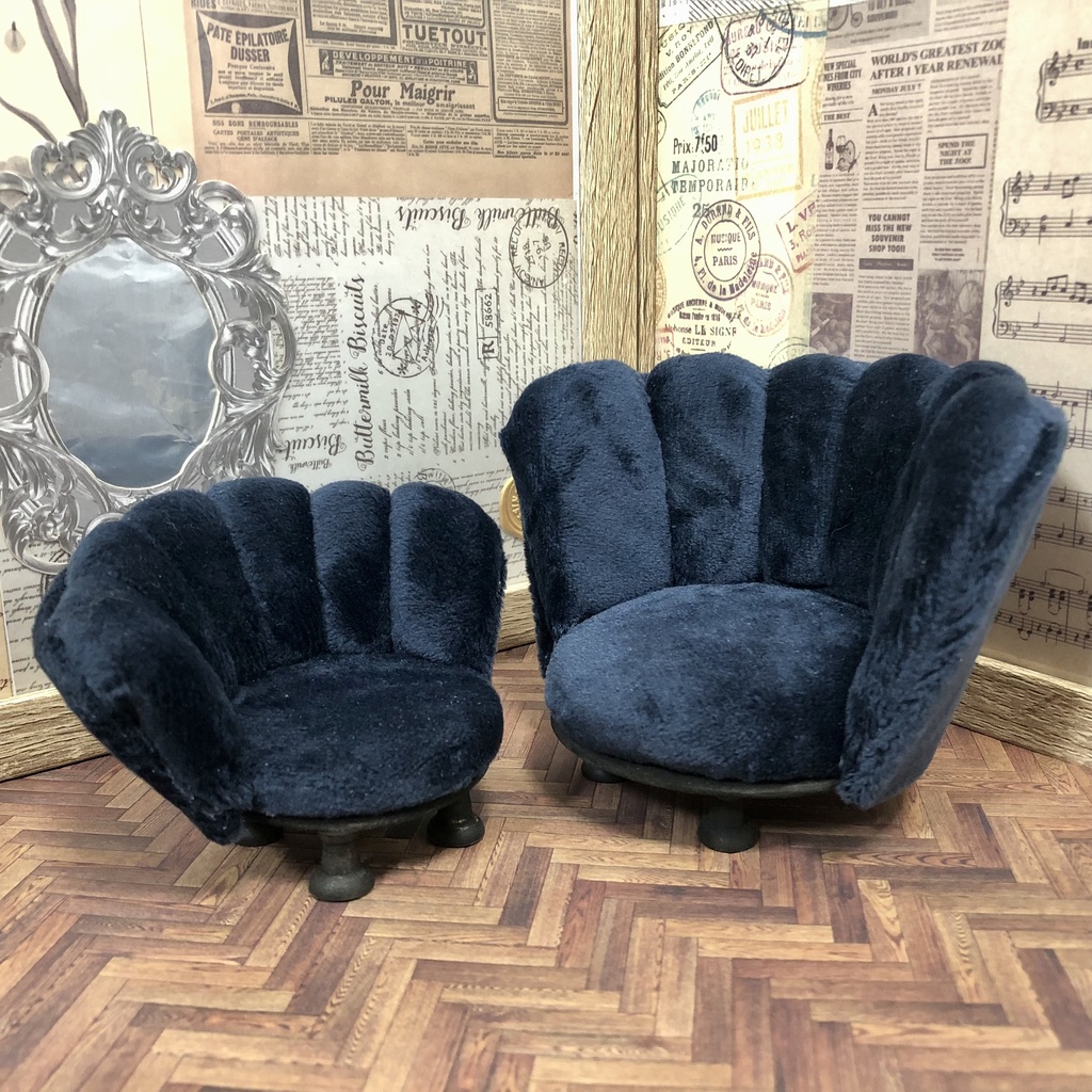 クラシカルベルベットソファ