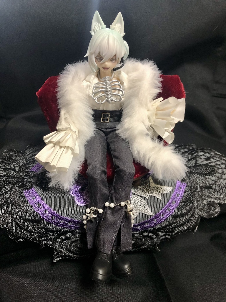 クラシカルベルベットソファ