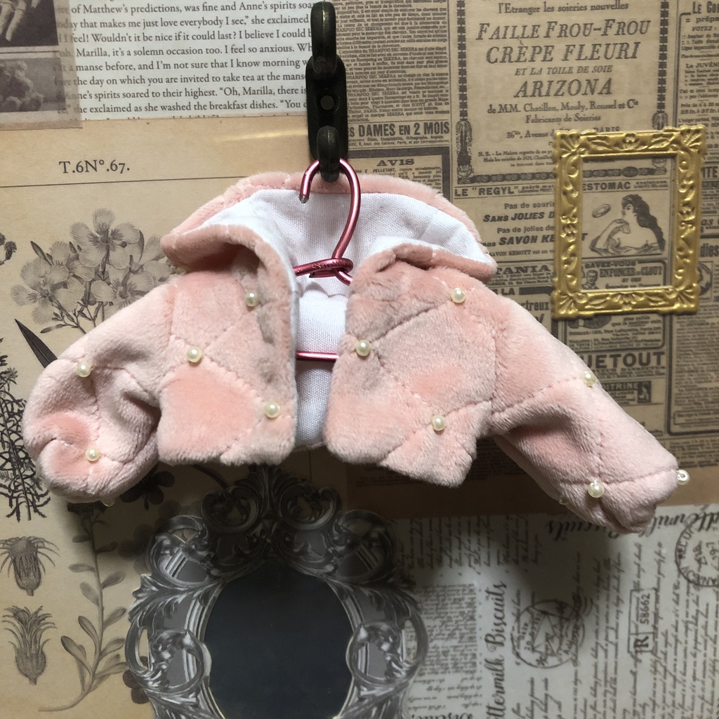 ダイヤステッチ×パールのフード付きショートジャケット