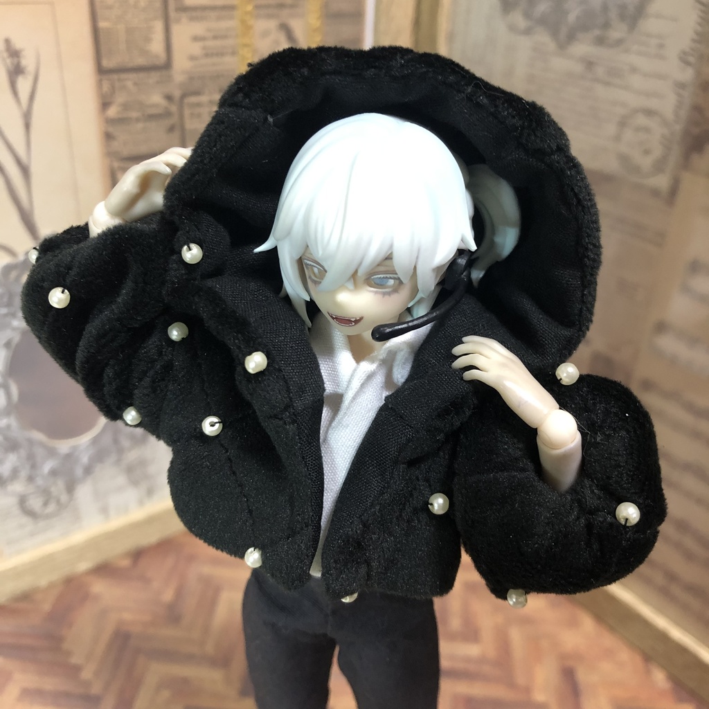 ダイヤステッチ×パールのフード付きショートジャケット