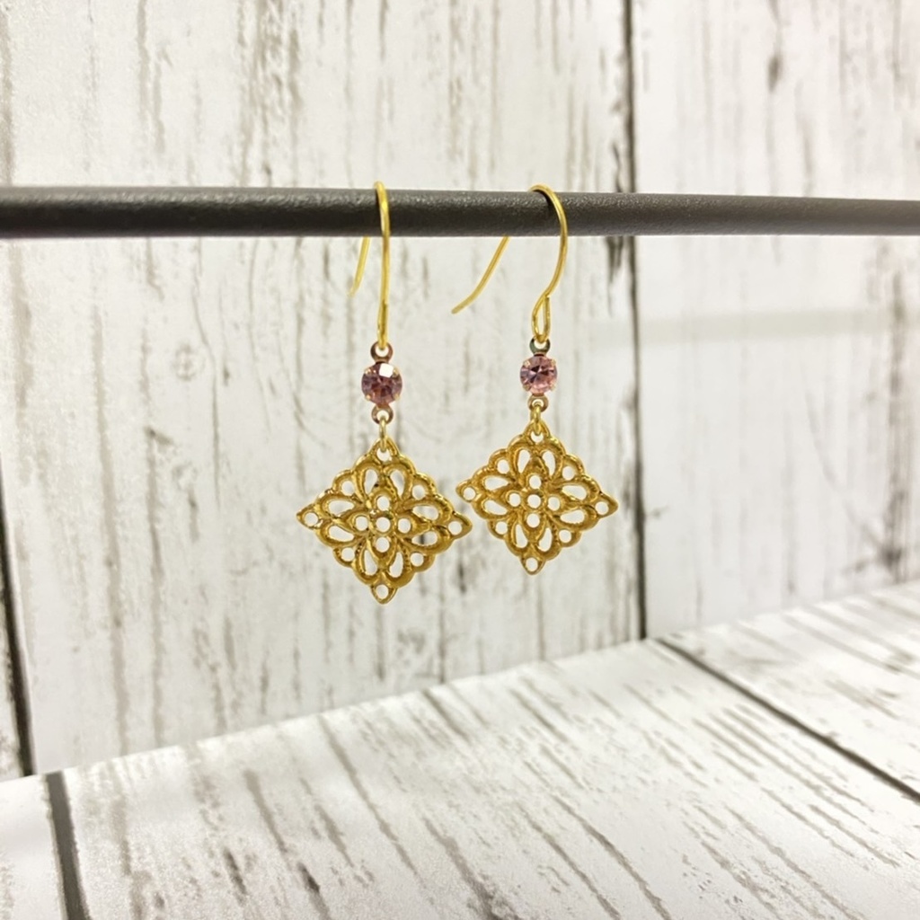 スクエアピアス