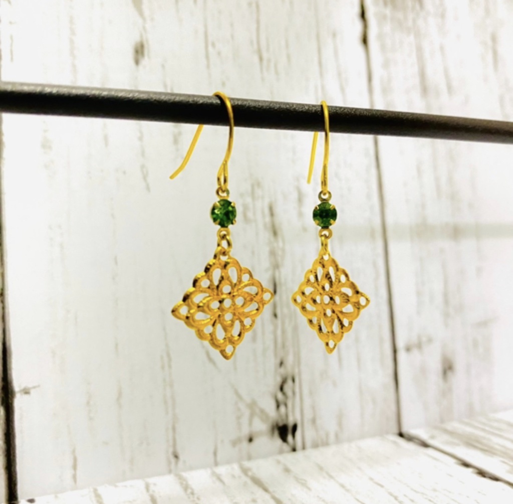 スクエアピアス