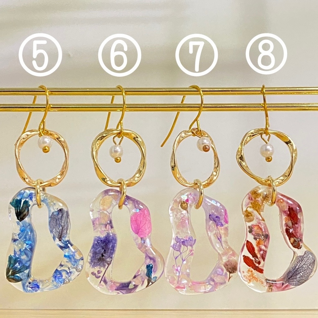 不規則リングのピアス