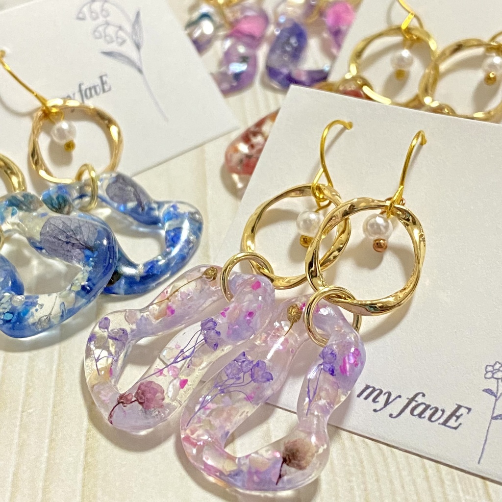 不規則リングのピアス