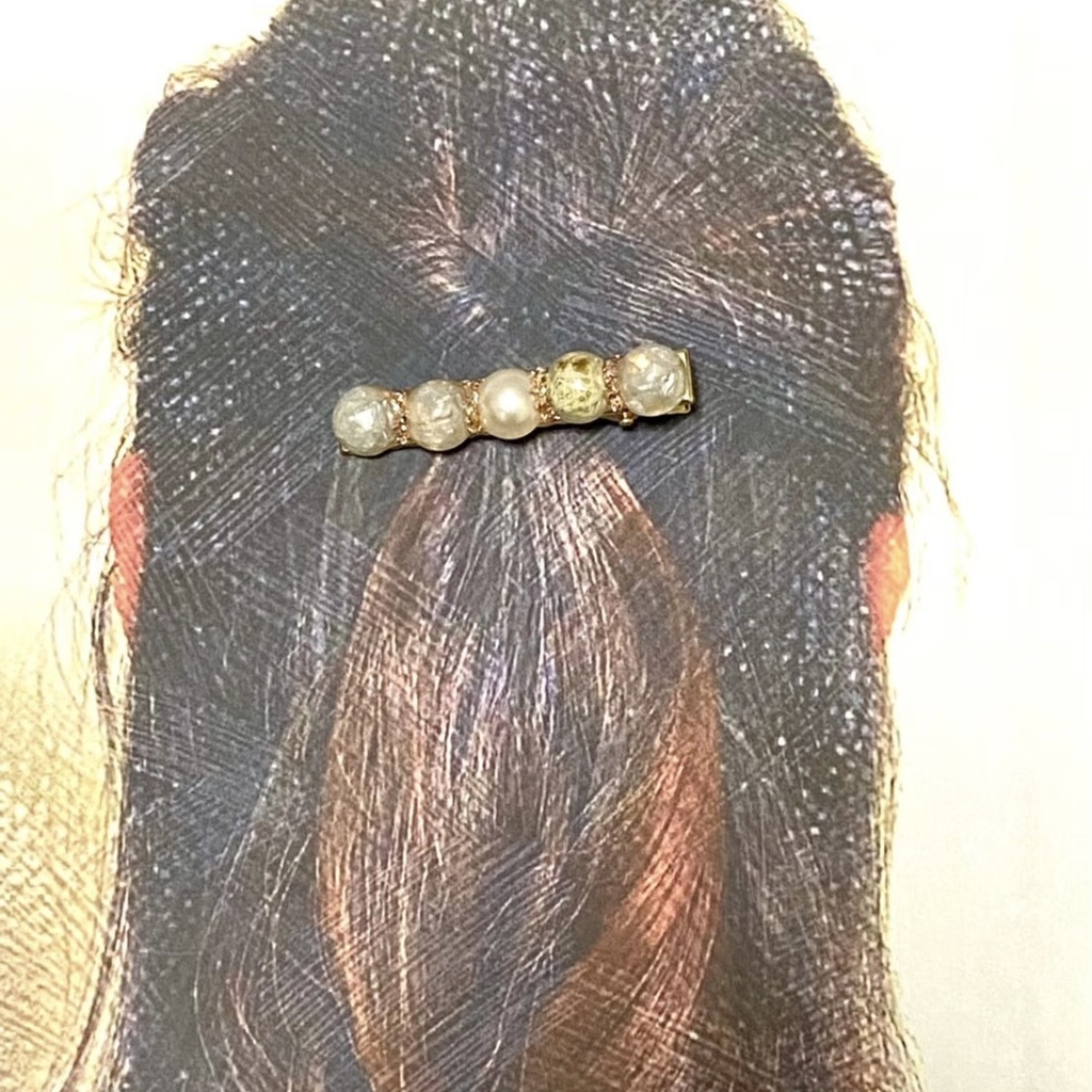 ガラスフレークのヘアクリップ