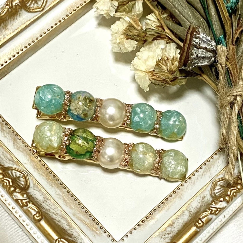 ガラスフレークのヘアクリップ