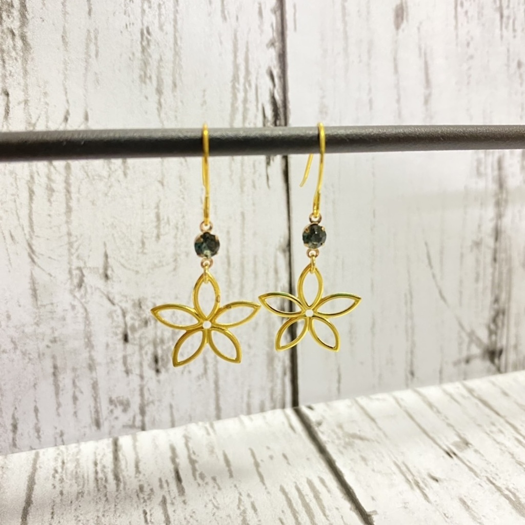 フラワー🌷ピアス(イヤリング)