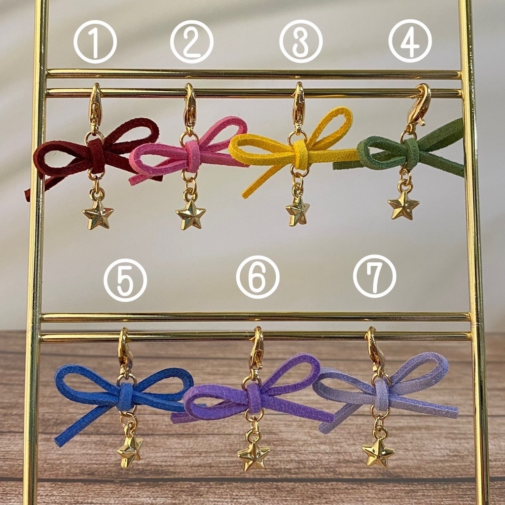 スウェードリボンのマスクチャーム