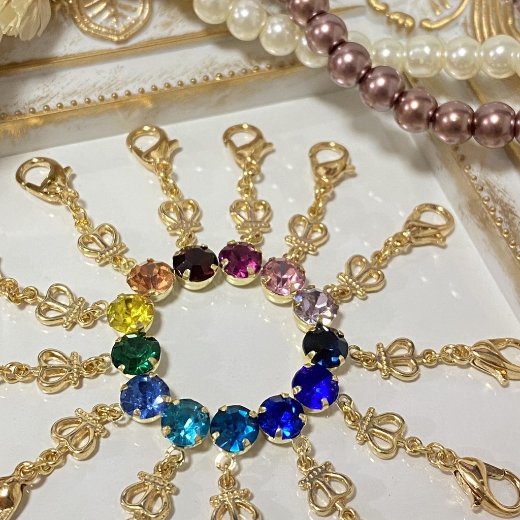 王冠とストーンのマスクチャーム