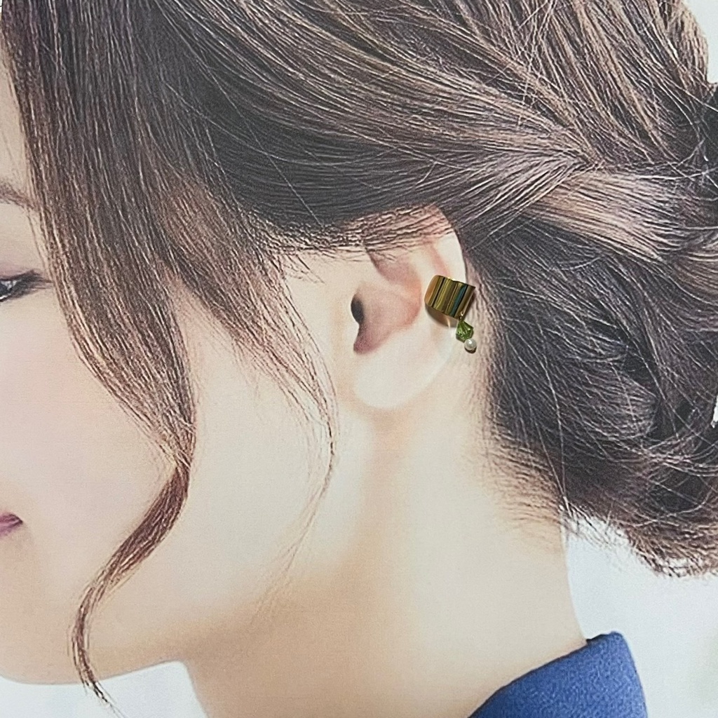 スワロフスキーとパールのイヤーカフ