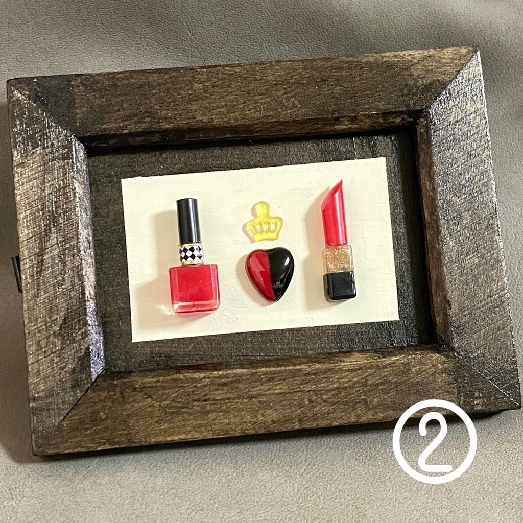 女王とトランプのメイクセット(置き物)