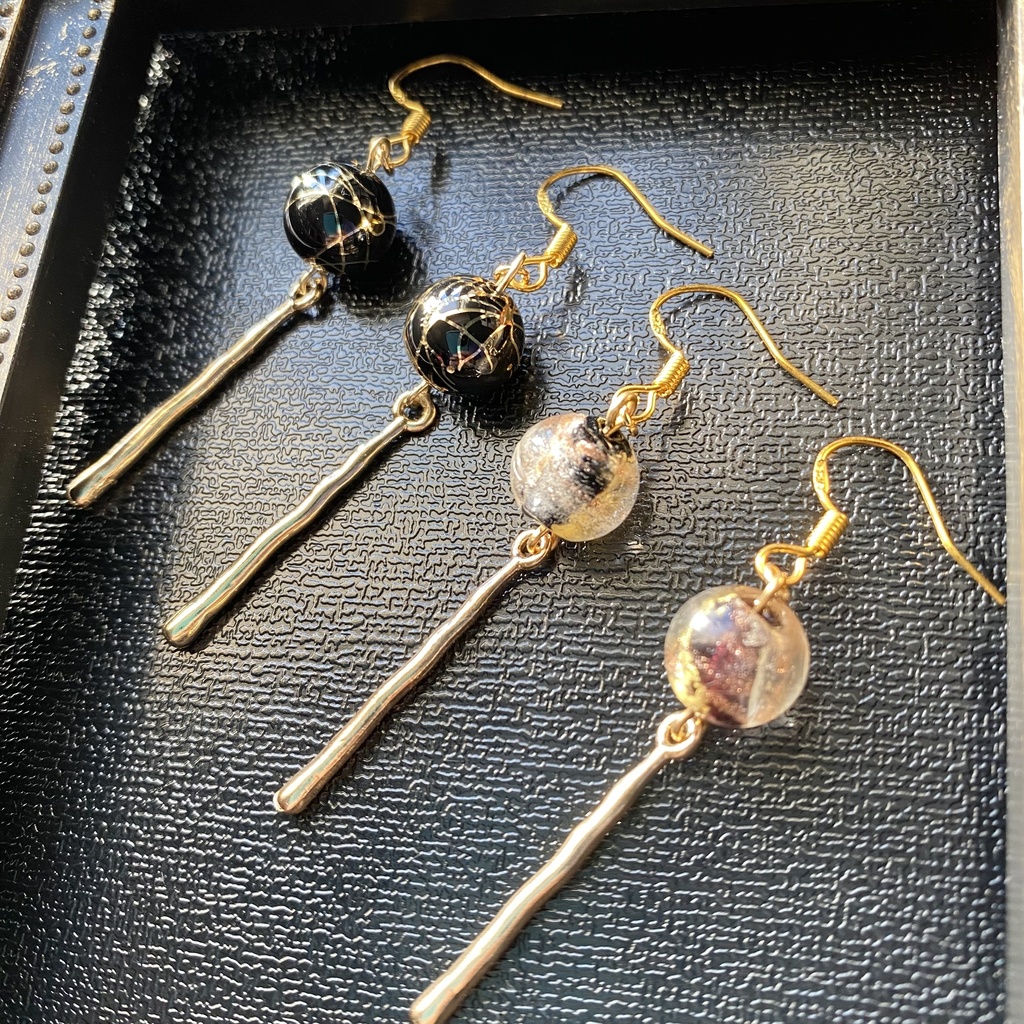 蜻蛉玉と瑠璃ビーズピアス(イヤリング)