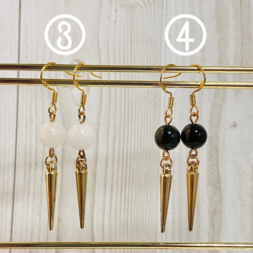 天然石のスウィングピアス(イヤリング)