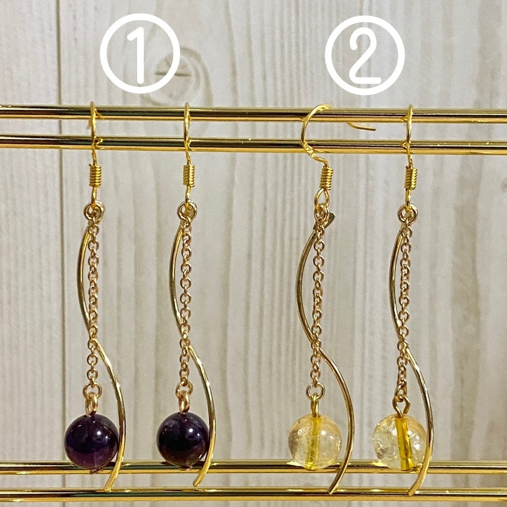 天然石のスウィングピアス(イヤリング)