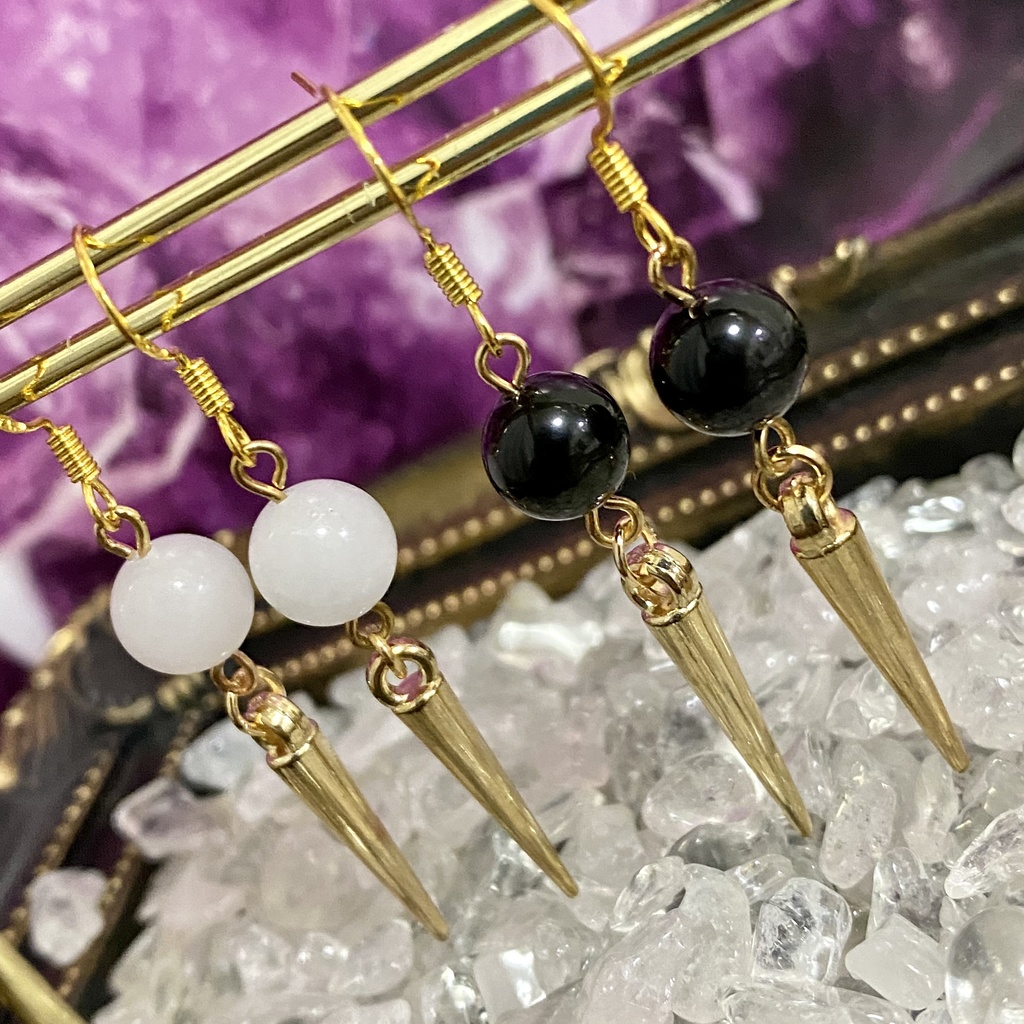 天然石のスウィングピアス(イヤリング)