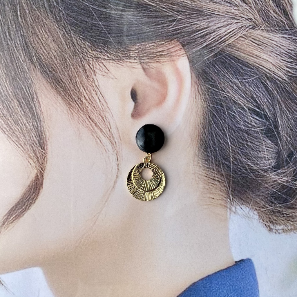 濡羽色の渦(ピアス/イヤリング)