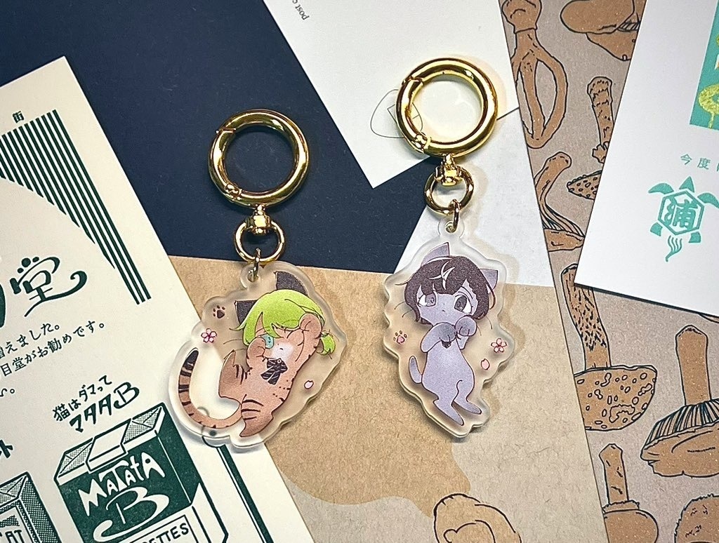 ベリ炭ねこのアクキー
