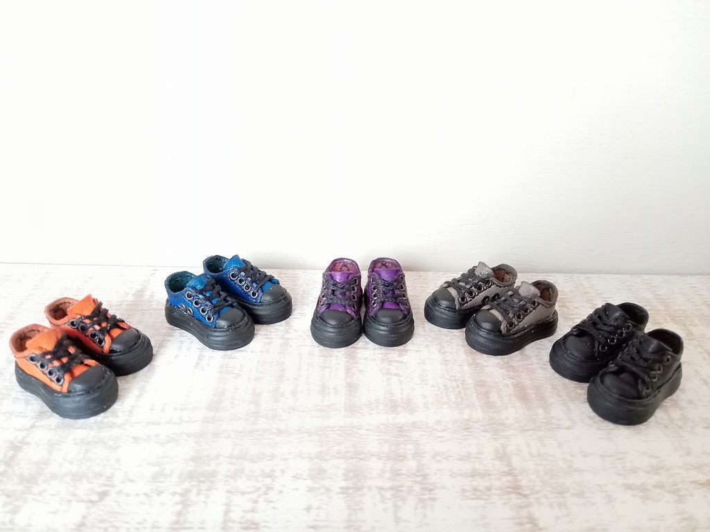 スニーカー 【黒ソール】 1/12サイズ