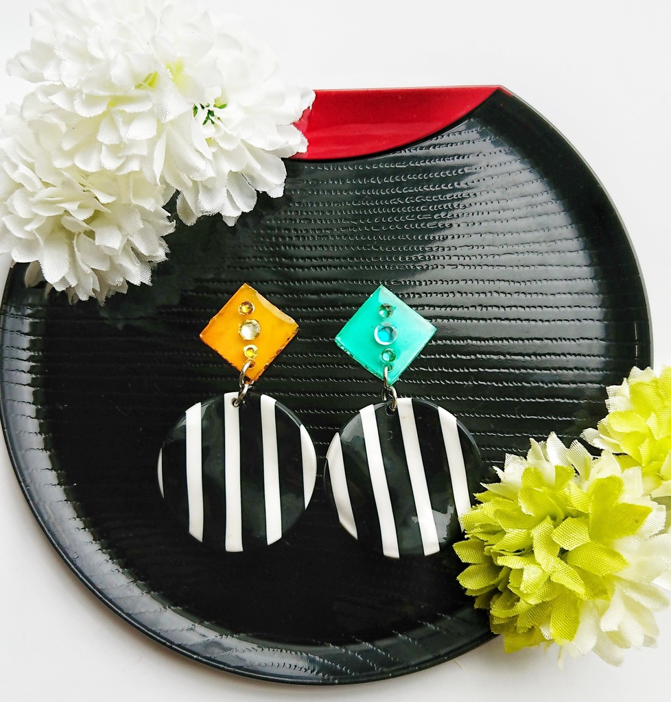 伊黒小芭内イメージイヤリング/ピアス