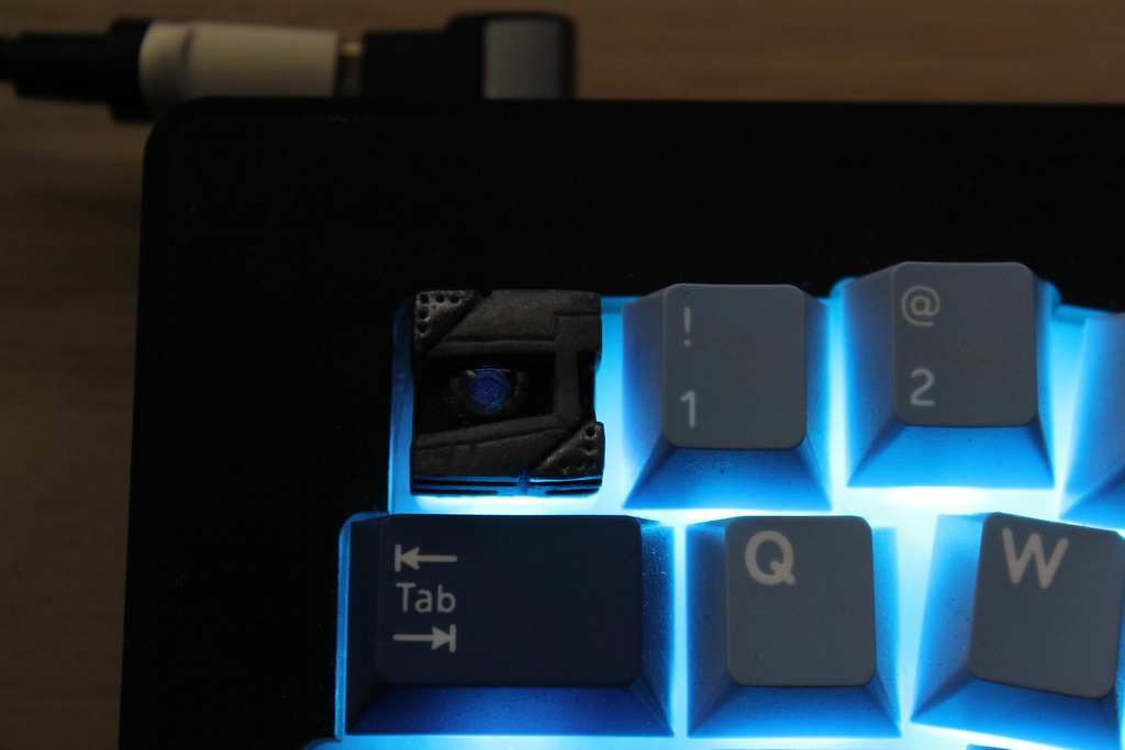 モノアイキーキャップ