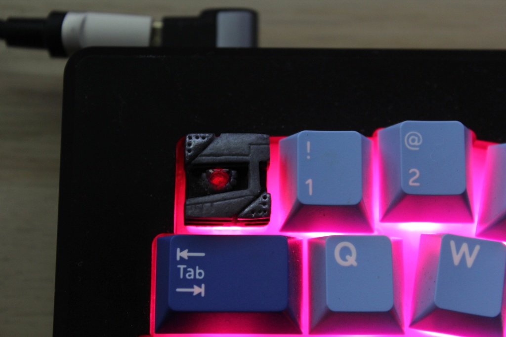 モノアイキーキャップ