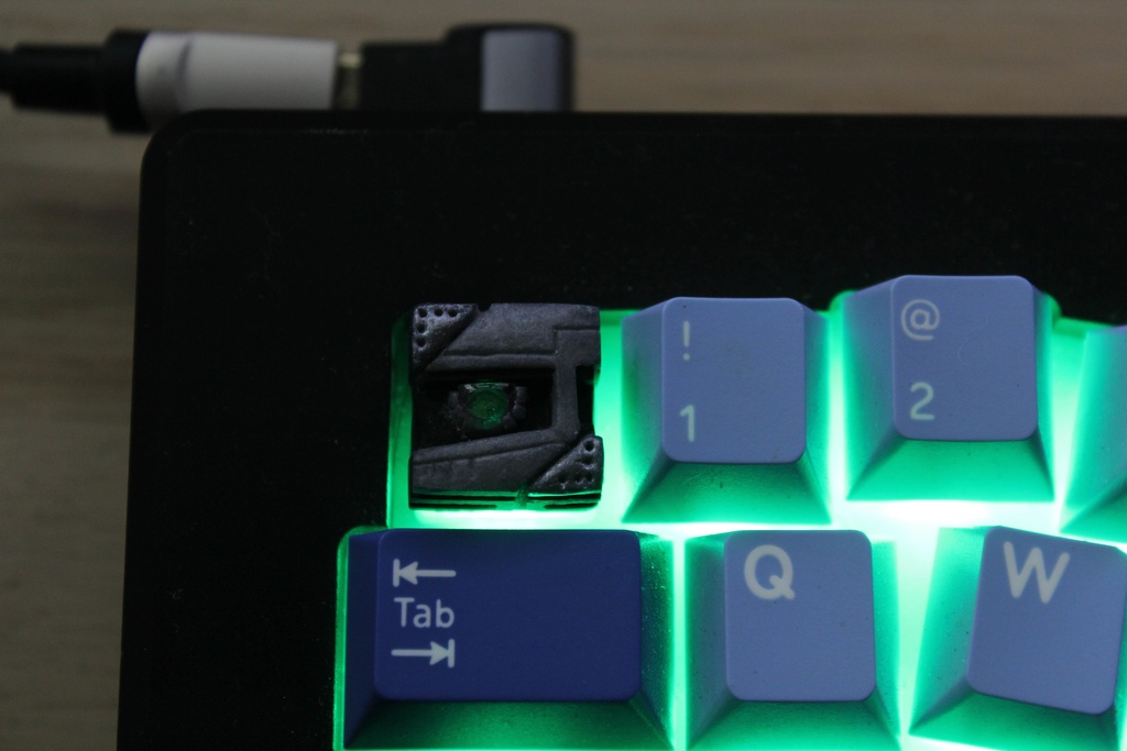 モノアイキーキャップ