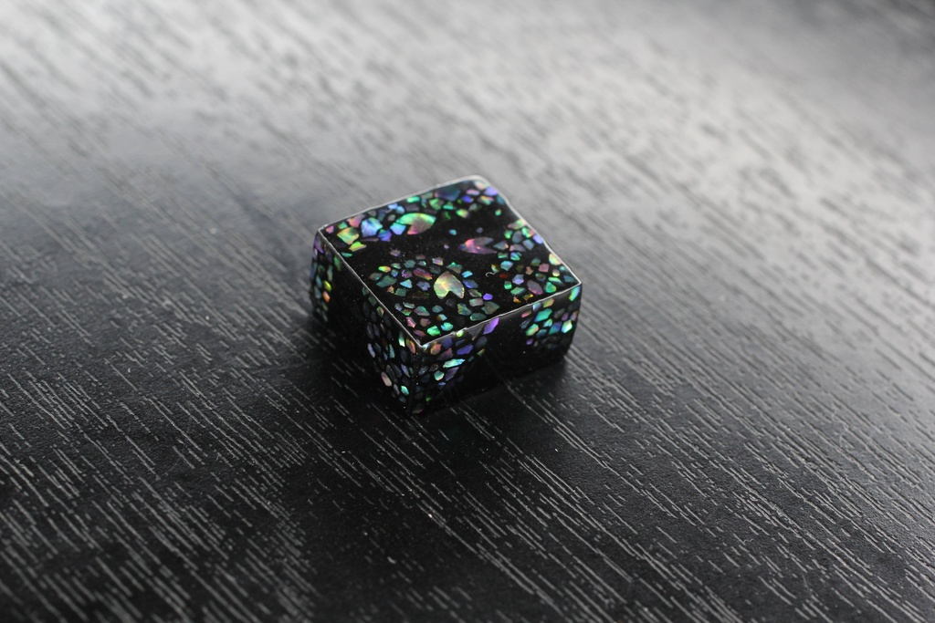 Series: 螺鈿(Raden)