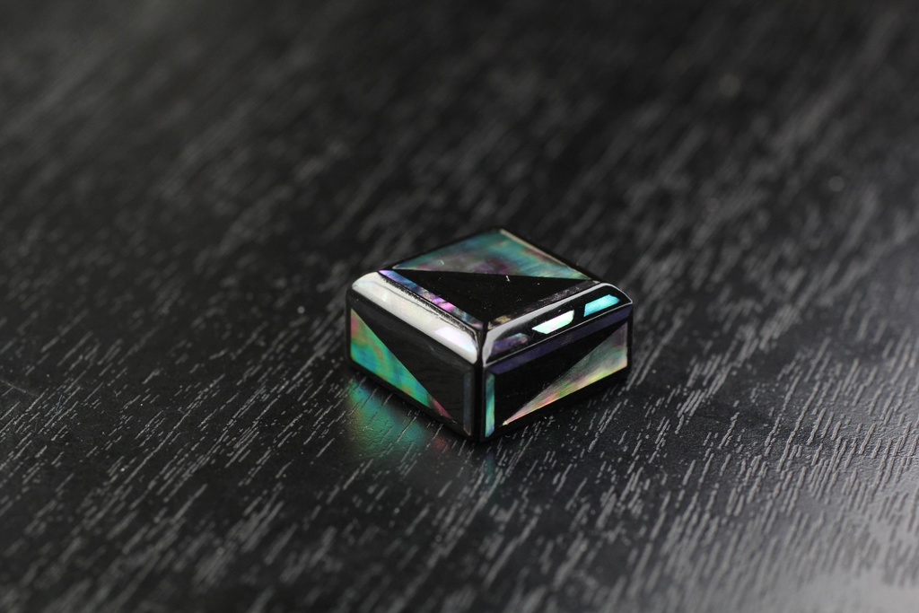 Series: 螺鈿(Raden)