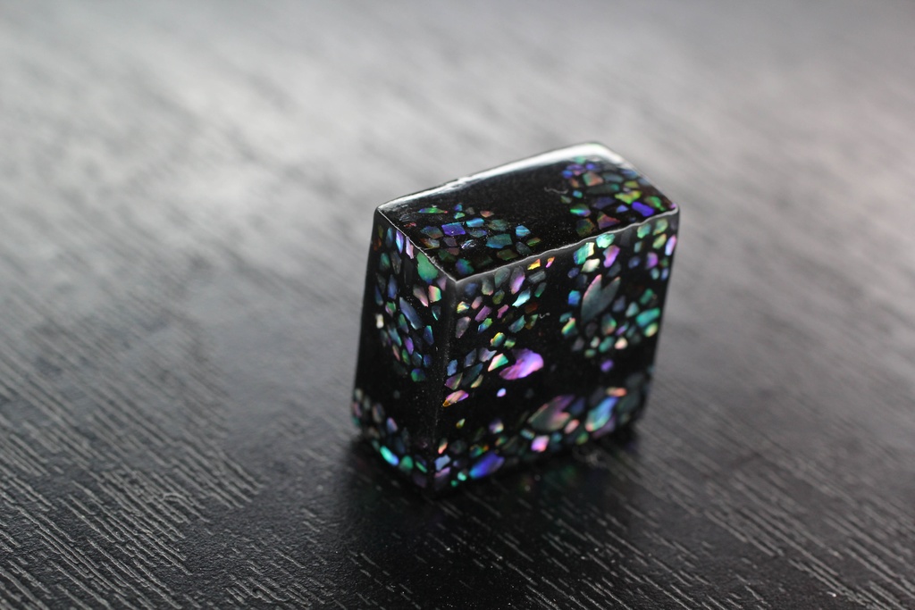 Series: 螺鈿(Raden)