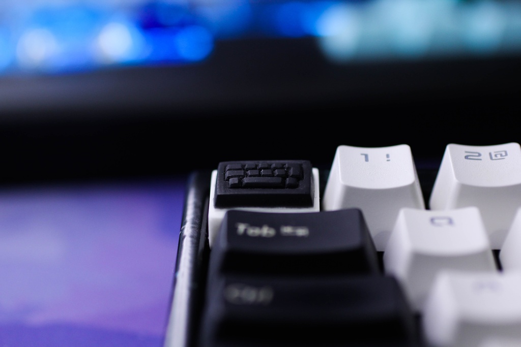 Series: Small ISO keyboard ‐Monochrome