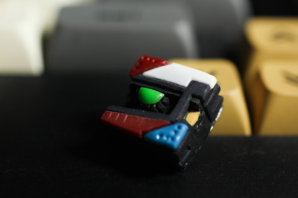 【12/12まで】限定カラーモノアイキーキャップ